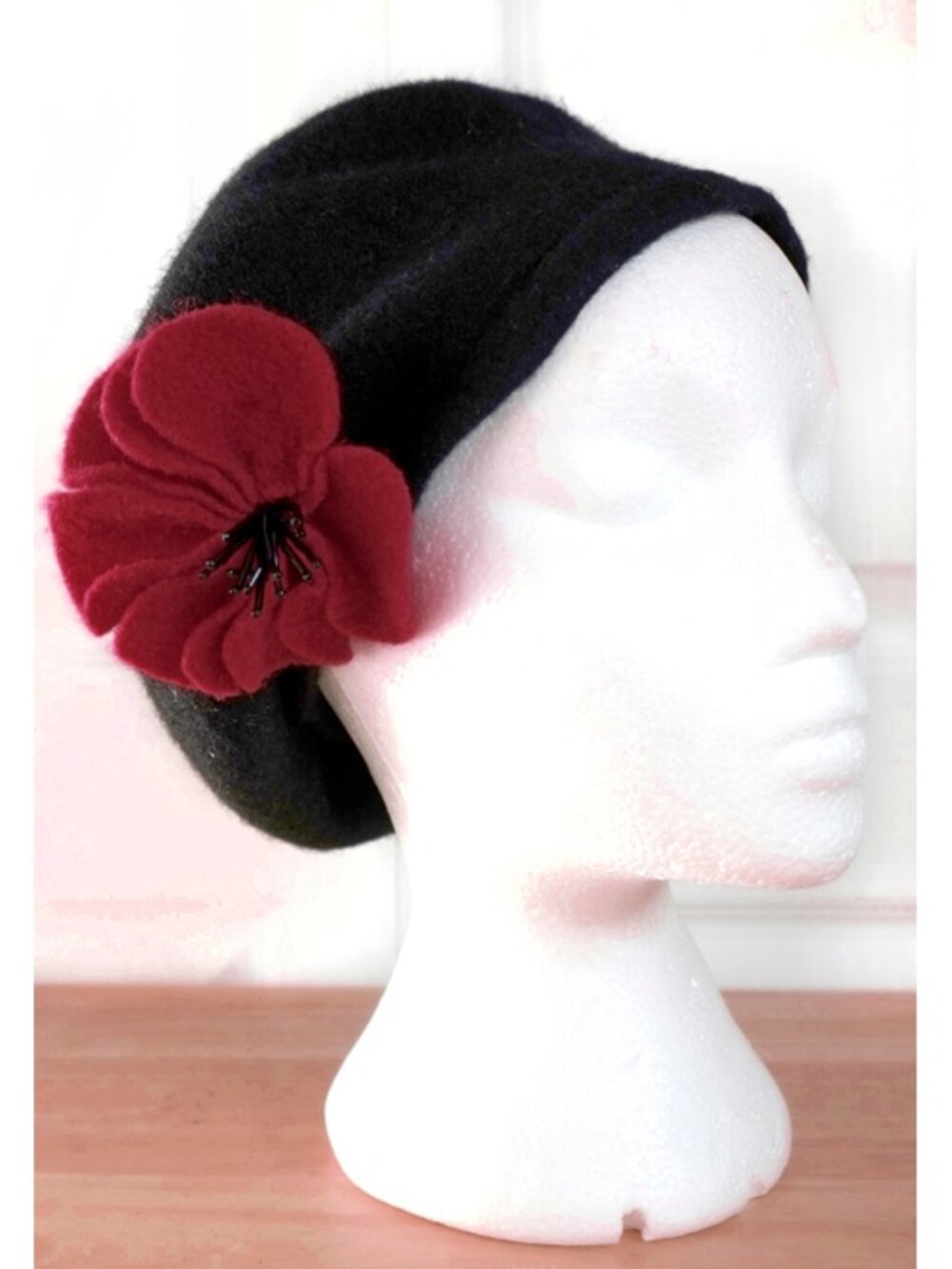 Kate Spade black wool beret with poppy